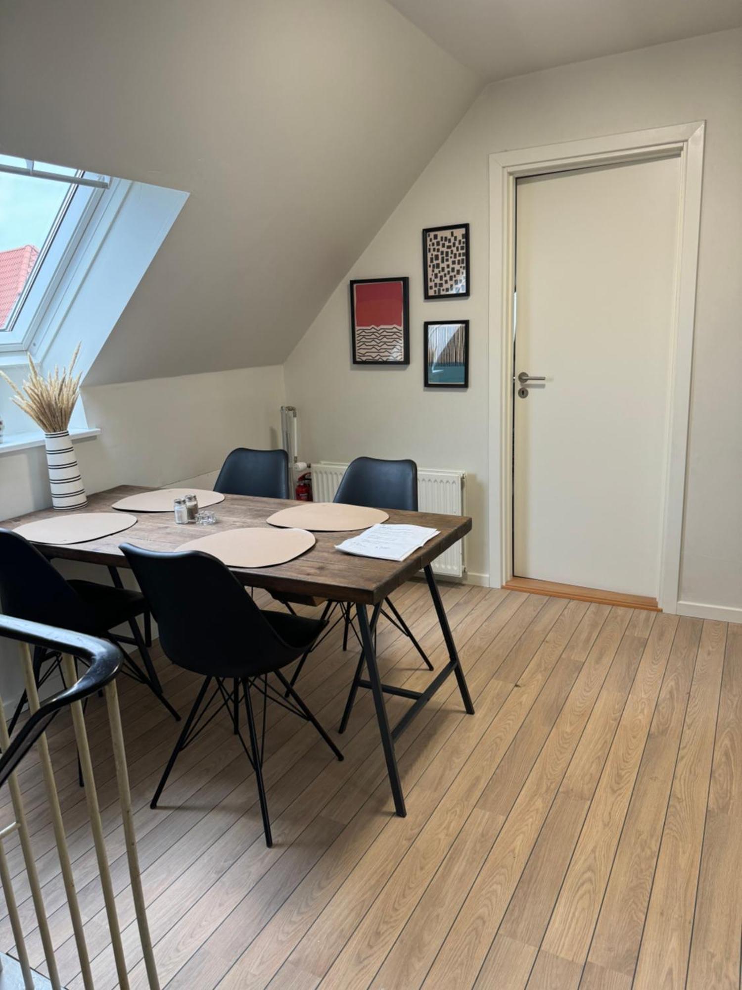 Apartment The Nightingale - Top-equipped House In - Free Parking